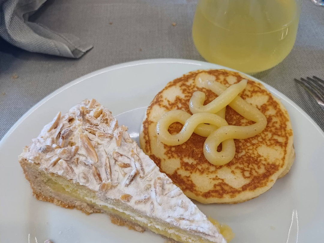 食人鱼汽车旅馆主图