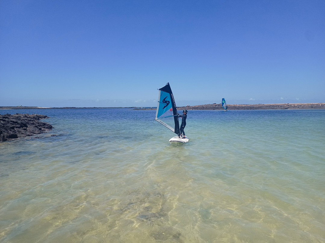 Max Windsurf School-科拉雷侯必去景点