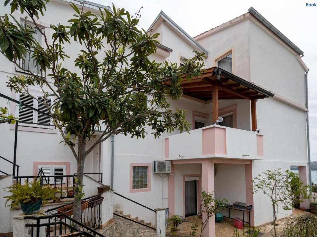 Apartments and rooms by the sea Posedarje, Novigrad - 21123