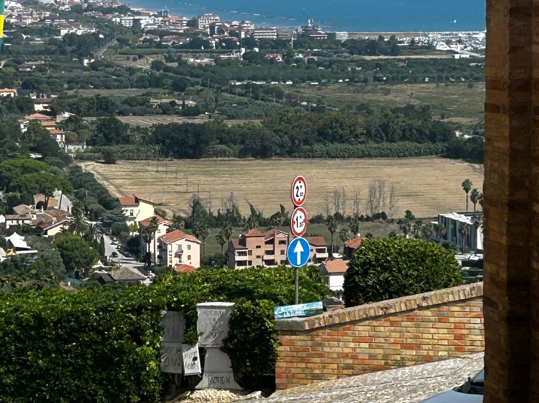 Torre di Palme-费尔莫必去景点