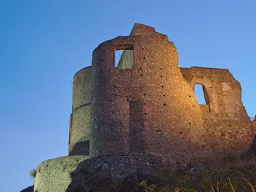 Castello Normanno-Morano Calabro必去景点