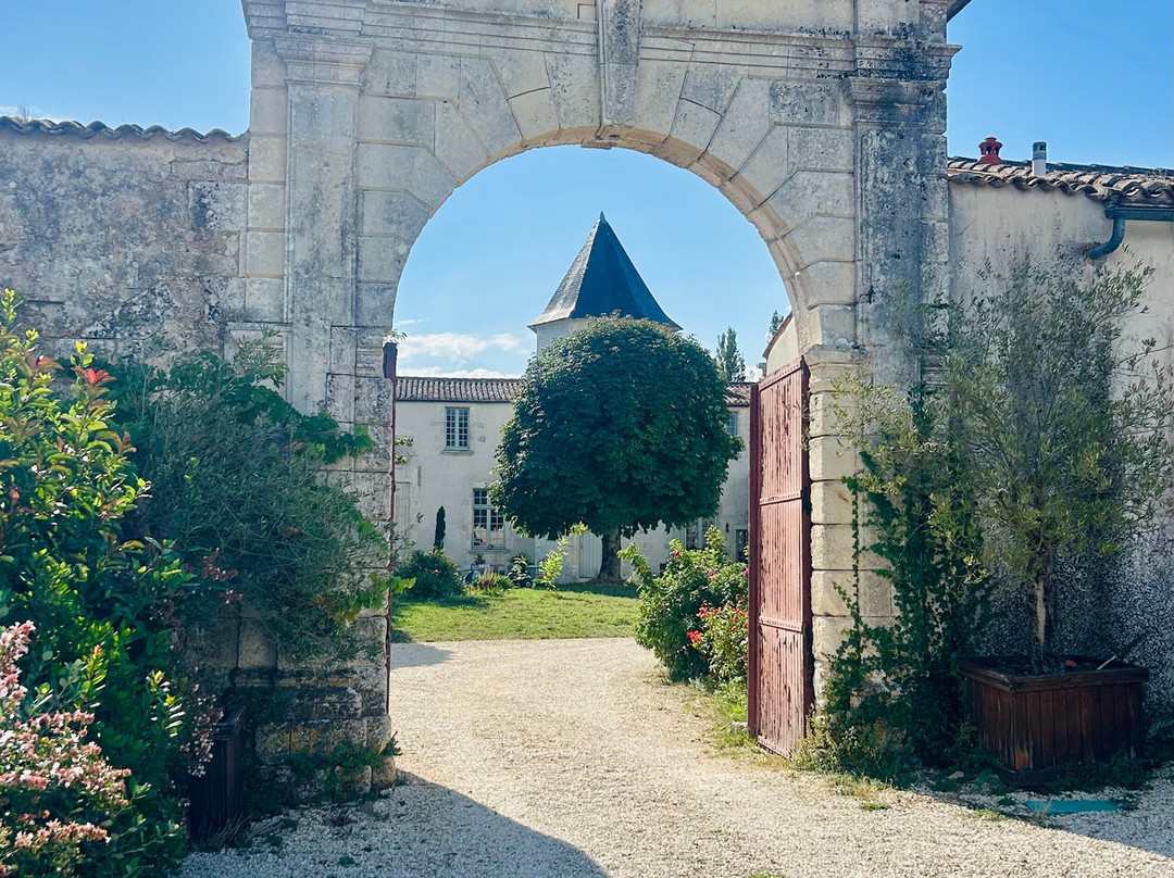 Château de Feusse-Saint-Just-Luzac必去景点