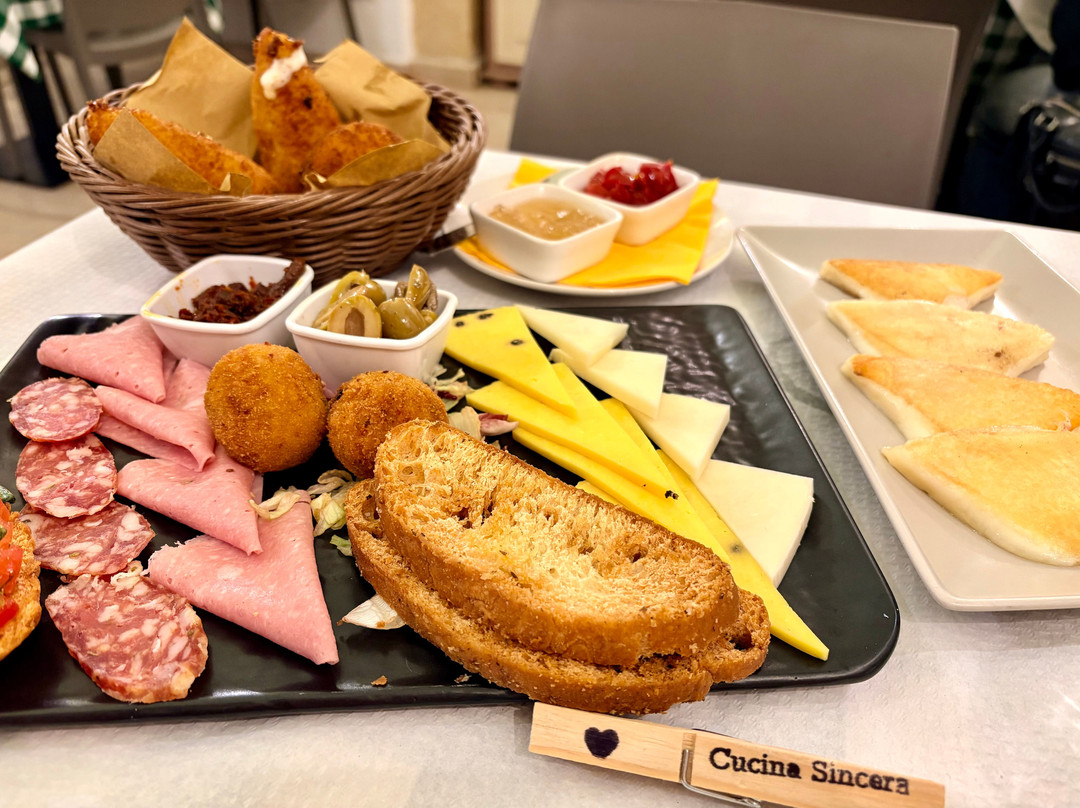 Cucina Sincera - Chiacchiere e Pancia Piena
