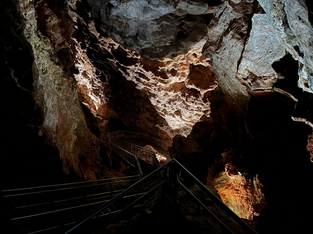 Jewel Cave National Monument-卡斯特必去景点