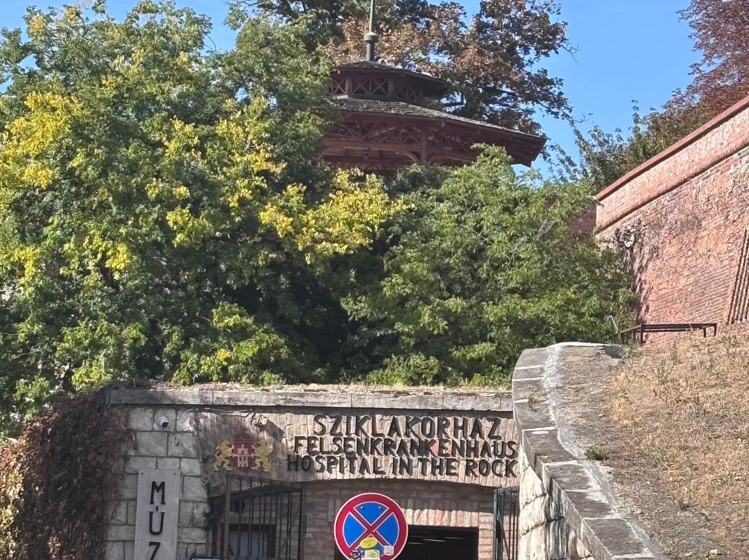 岩石核地堡博物馆战地医院-布达佩斯必去景点