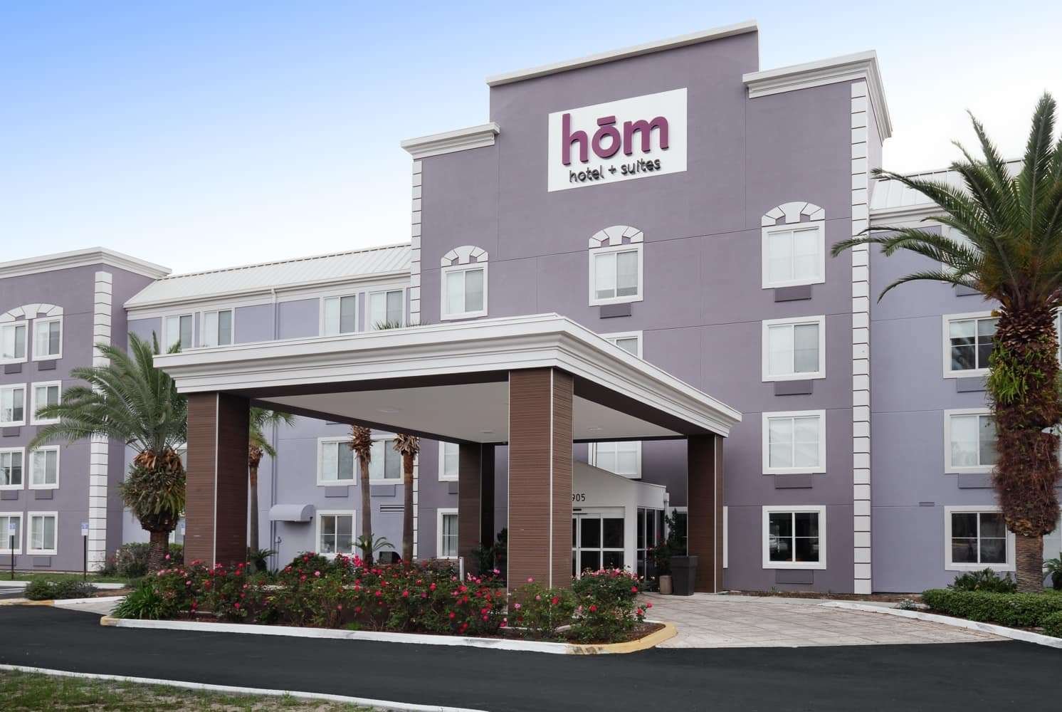 Hom Hotel + Suites-官方