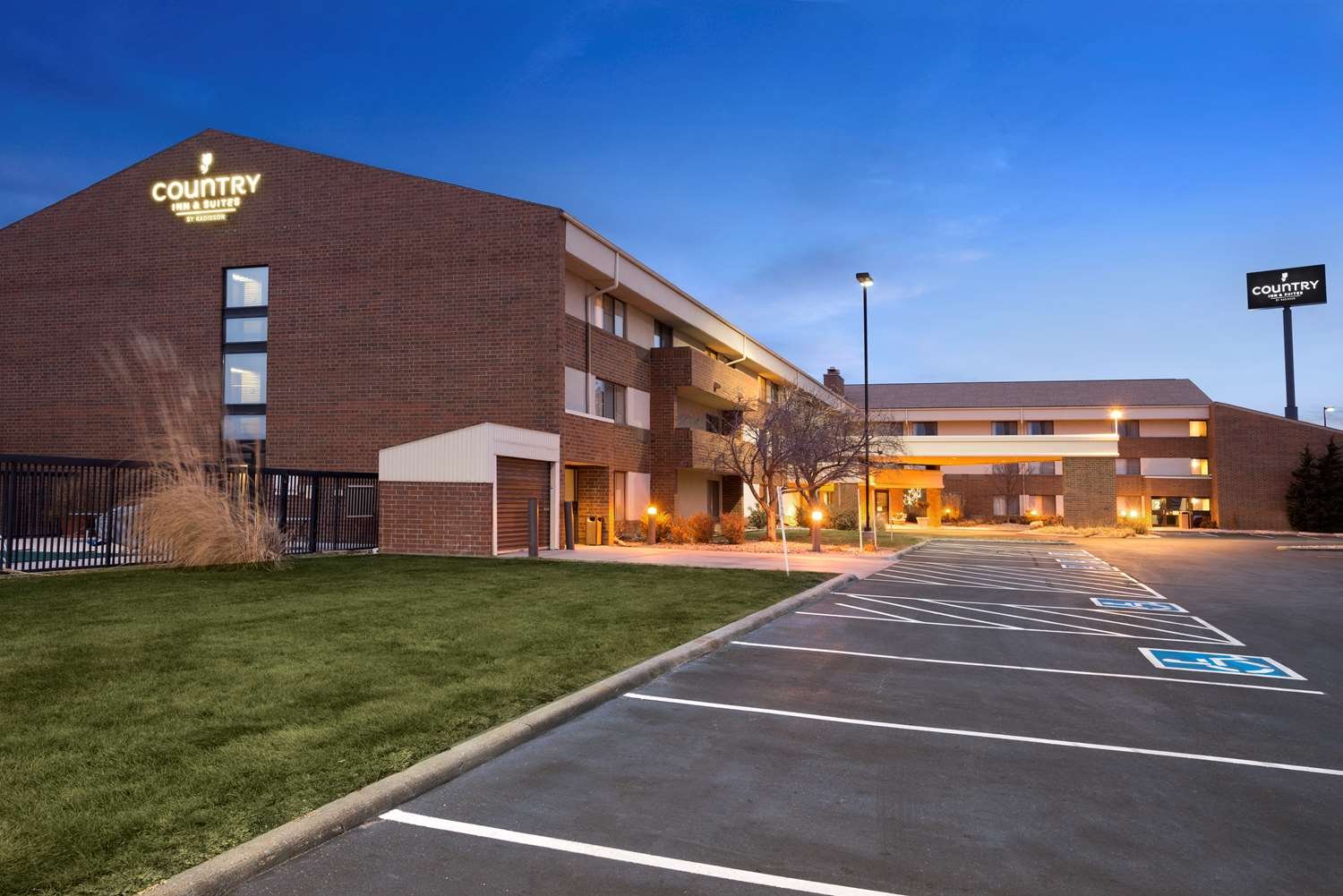 Country Inn & Suites by Radisson, Lincoln Airport, NE-官方