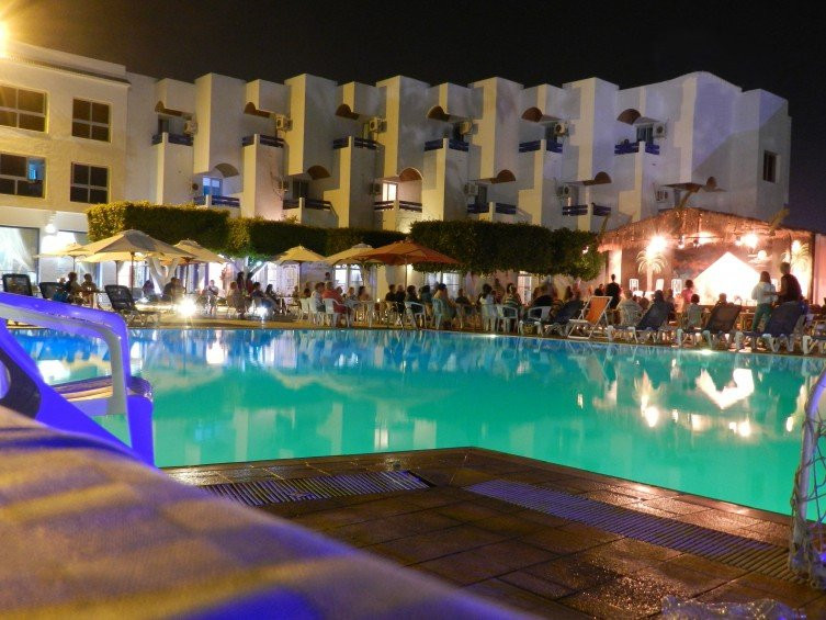 莱斯金字塔酒店主图