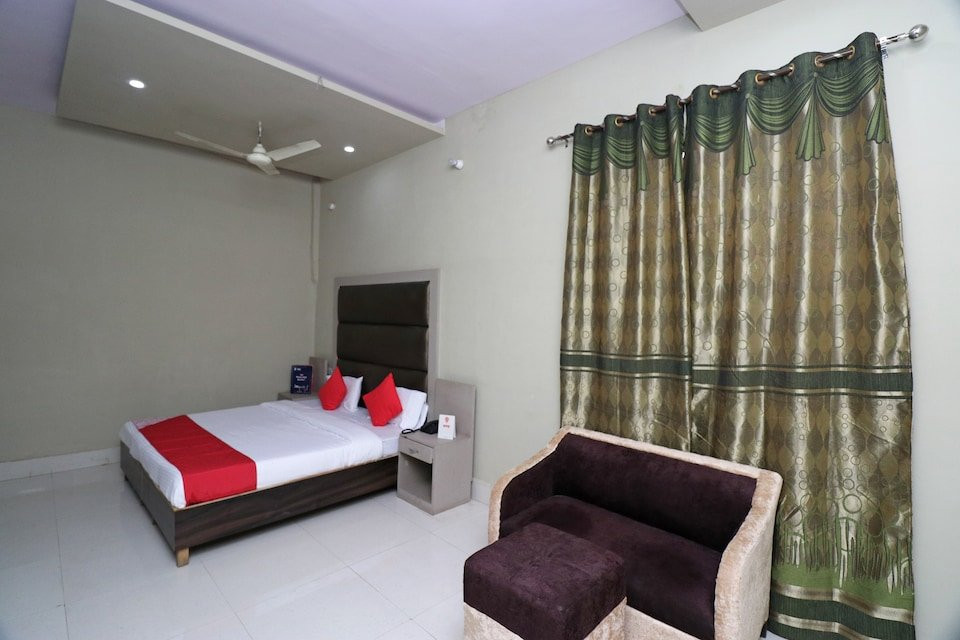 OYO 19026 Maharaja Gold Guest House