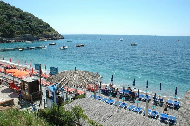 Marina del Cantone酒店住宿-Torre Turbolo Appartamenti