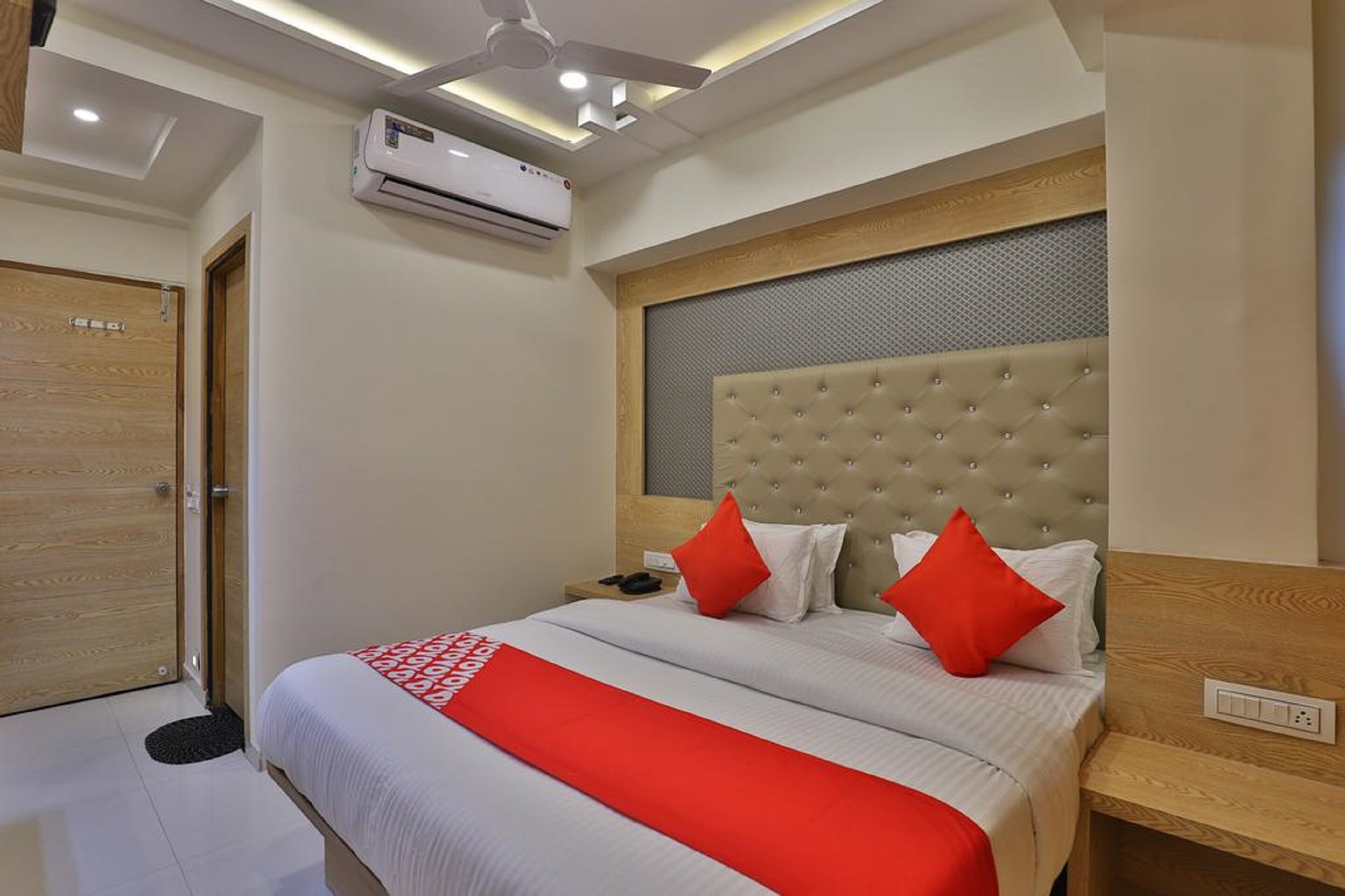 Hotel Acme By Sky Stays-官方