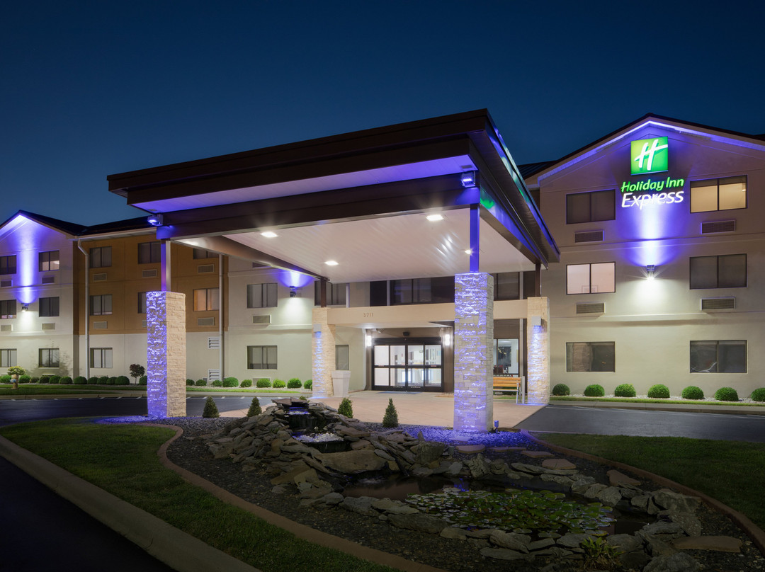 Holiday Inn Express Louisville Northeast By IHG主图