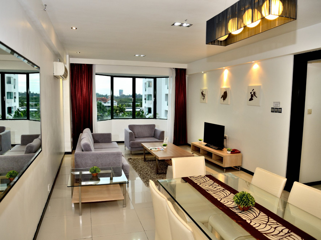 拉央拉央酒店住宿-里卡士广场公寓酒店