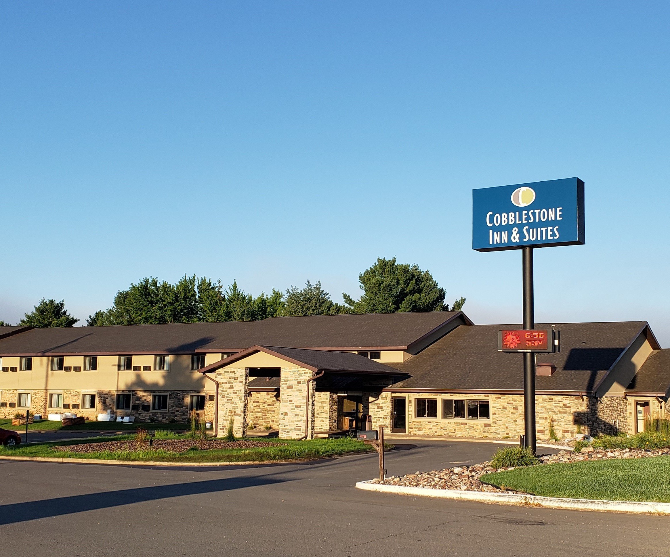 Cobblestone Inn & Suites - Merrill-官方
