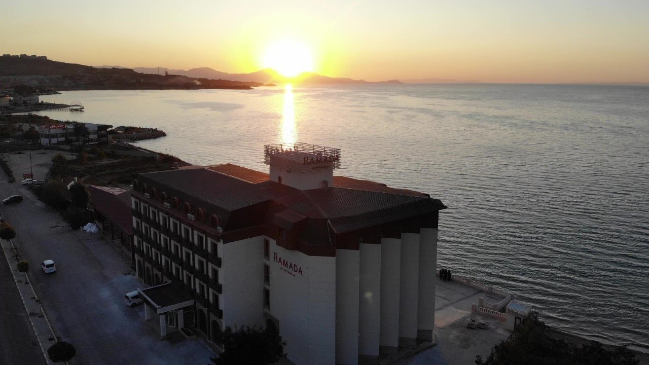 Ramada by Wyndham Van-官方