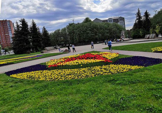 Monument to Alexander Vasilevskiy景点图片