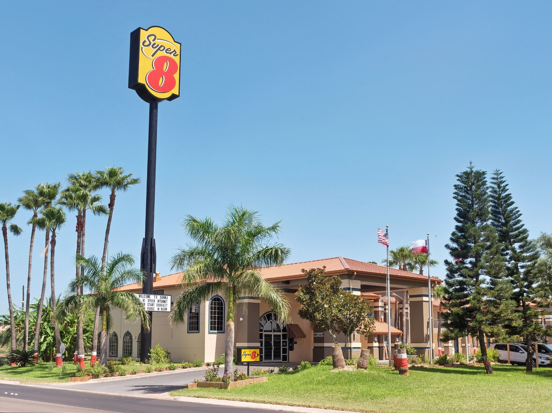 Super 8 by Wyndham Donna