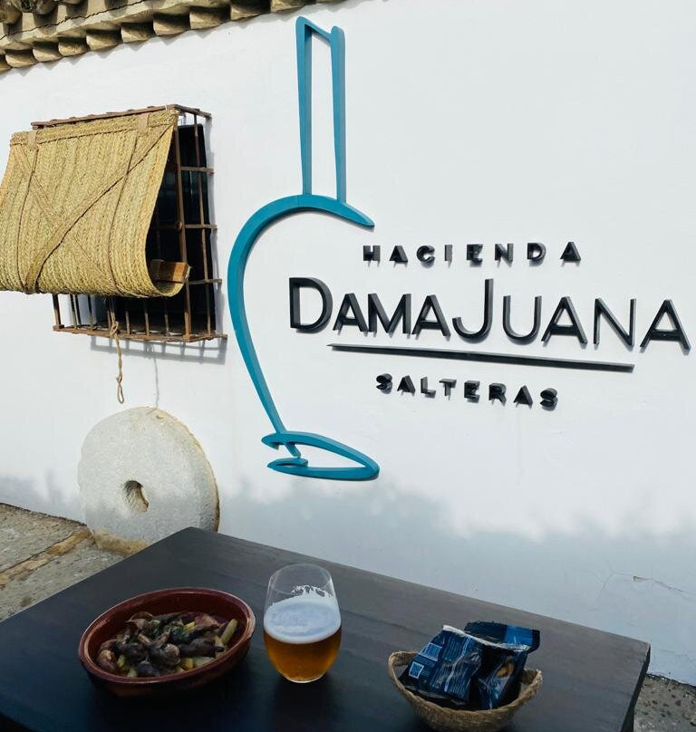 Salteras餐馆和美食-Hacienda Damajuana