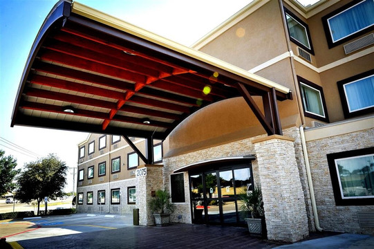 阿灵顿北贝斯特韦斯特优质套房酒店主图