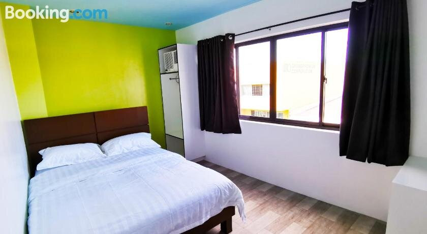 Huán Háng Shìjì Jiǔdiàn