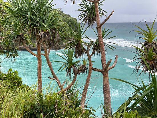 Watu Bela Beach景点图片