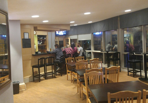 Longbow Lake旅游景点-Best Western Waterside Lounge