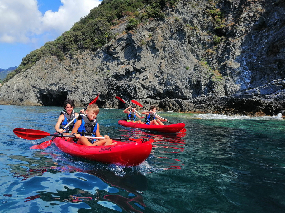 Carnassa Cinque Terre Kayak Tour / Monterosso E-Bike Experience-滨海蒙特罗梭必去景点