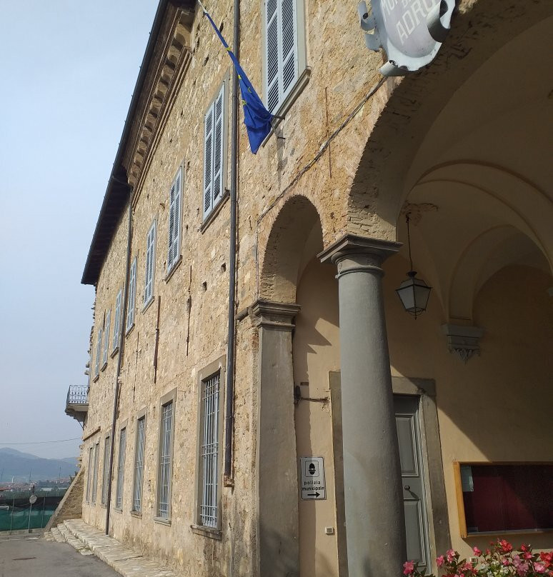 Municipio di Adro景点图片