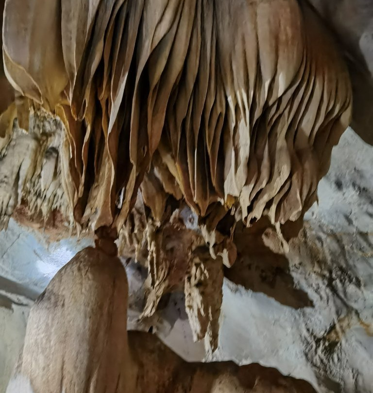 Lub Lae Cave景点图片