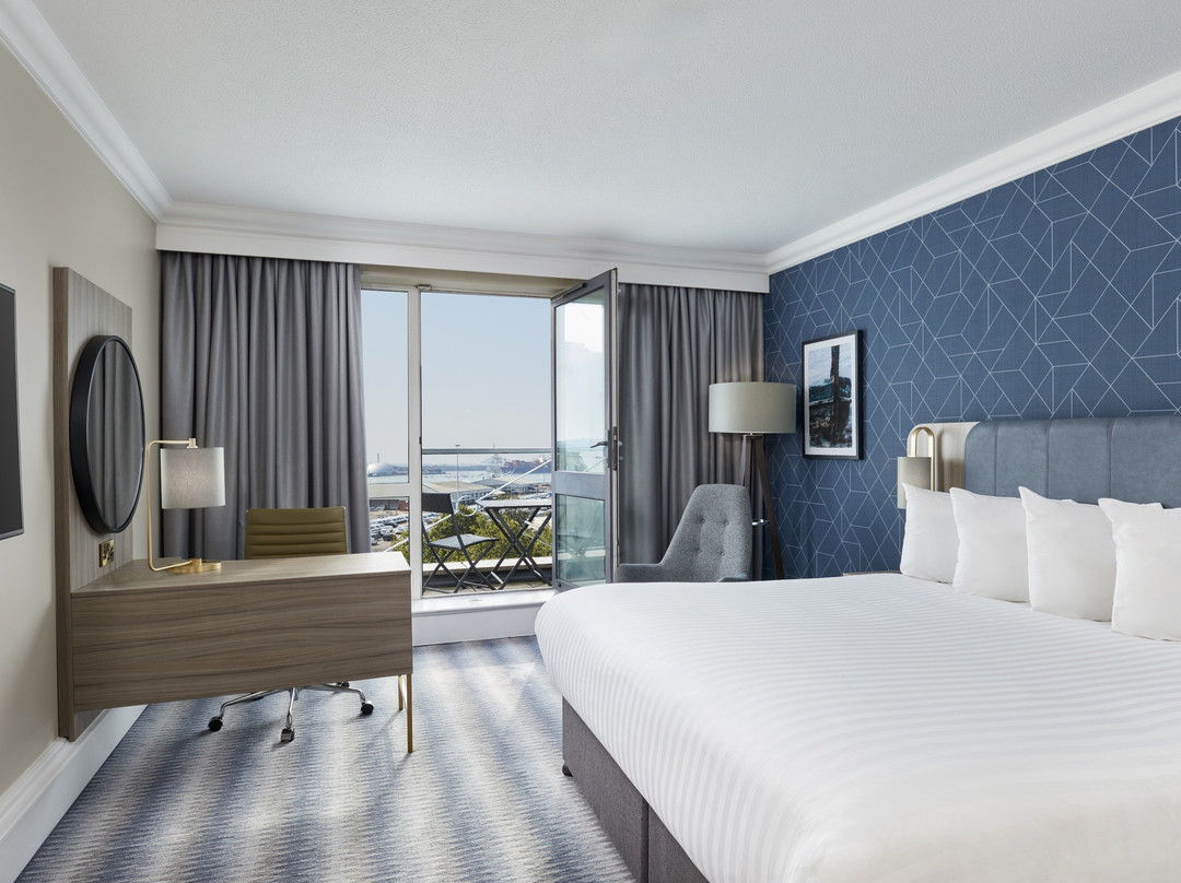 大港德维尔酒店主图