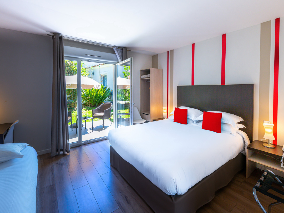 马斯乐杜高尔夫酒店主图