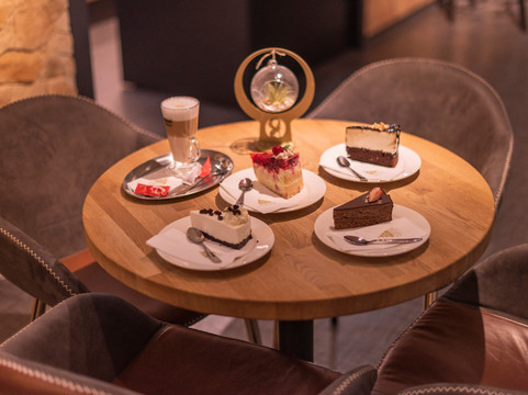 巴比伦酒店主图