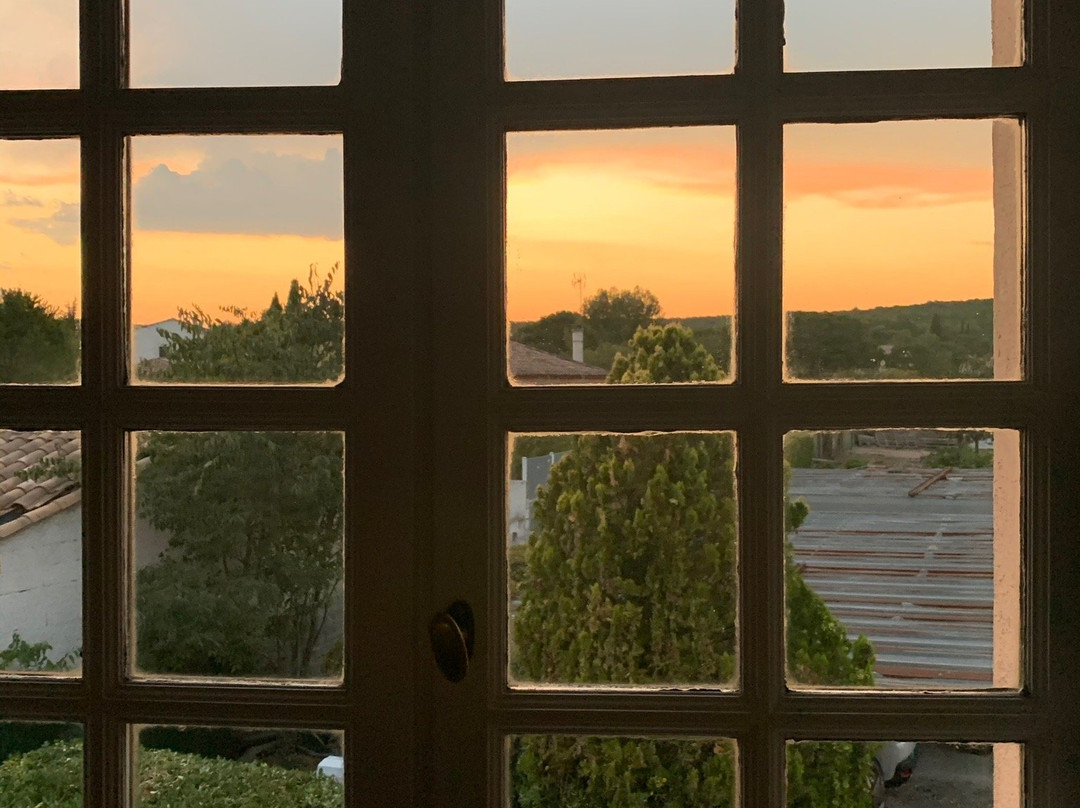 Les Bougainvillees主图