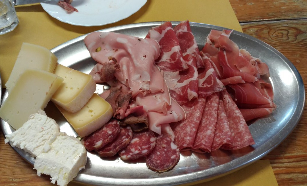 Rifugio F. Allavena主图
