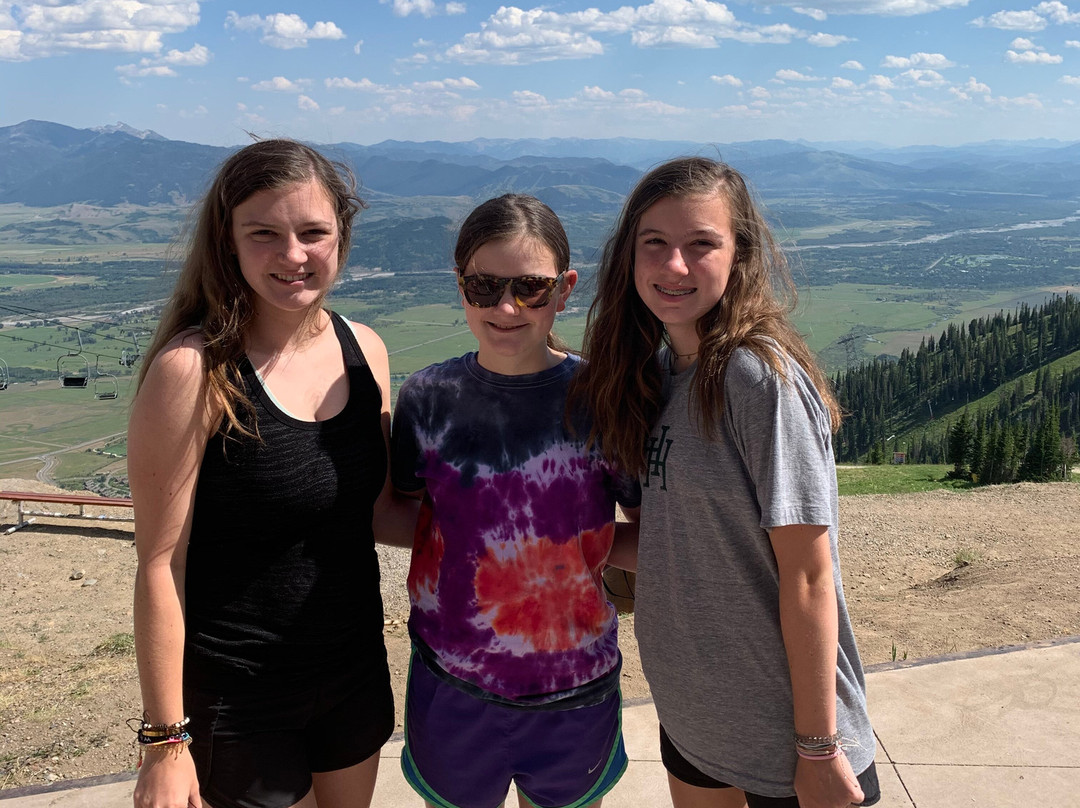 提顿俱乐部酒店主图