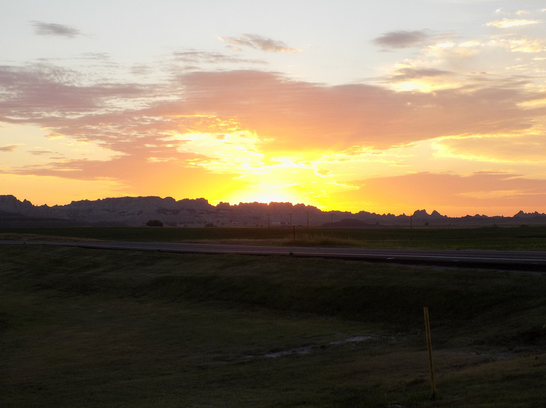 Badlands Hotel and Campground主图