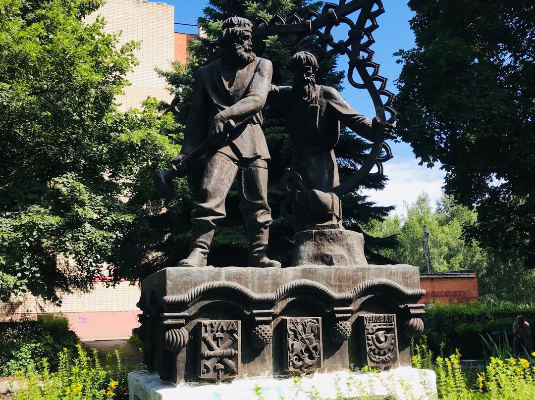 Monument Glory to Russian Masters景点图片