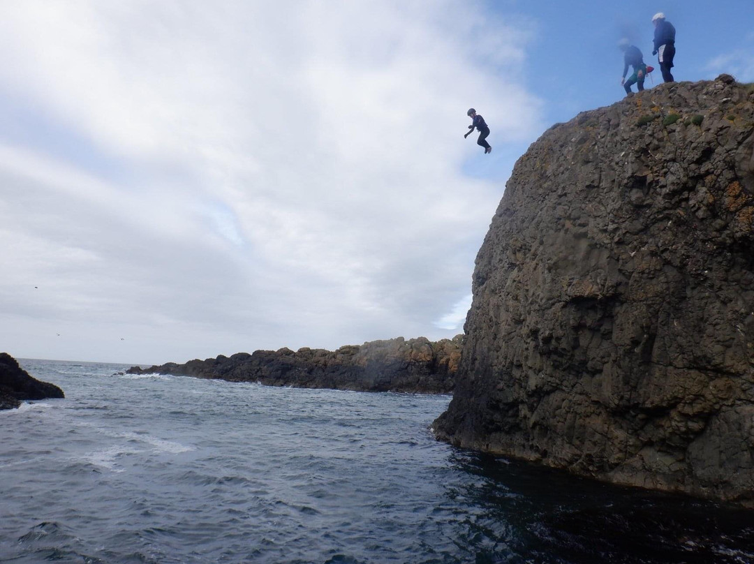 Coasteering NI - Private Tours-Ballintoy必去景点
