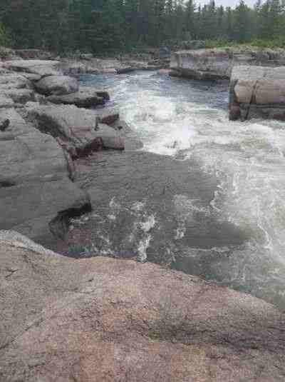 Pabineau Falls景点图片