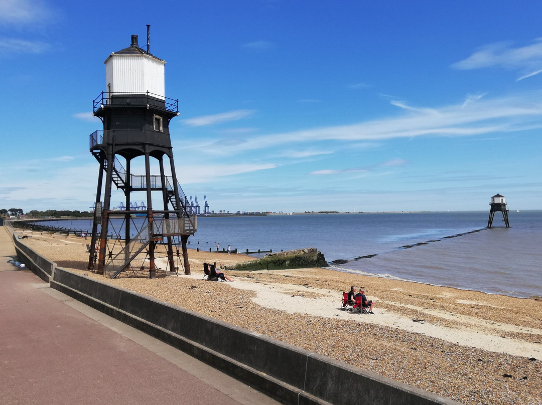 Dovercourt Bay Beach景点图片