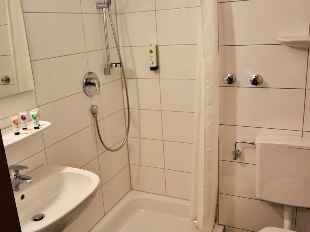 Martins Klause Airport Messe Hotel主图