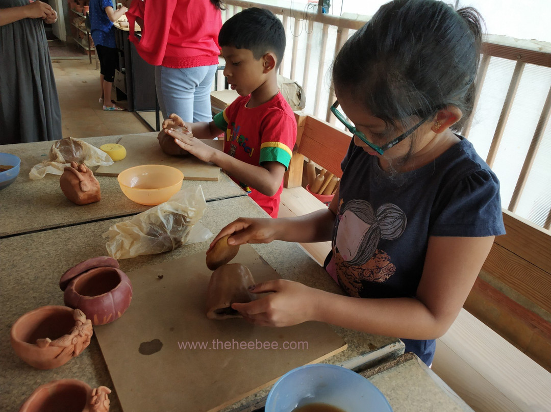 Mud Effects Pottery Studio景点图片