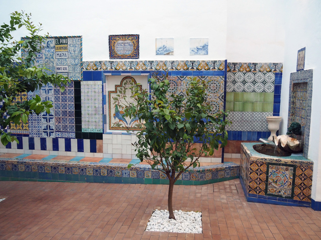 Hotel Triana Montalvan主图