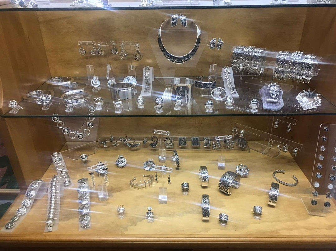 Maria Belen Jewelry-圣米格尔护城必去景点