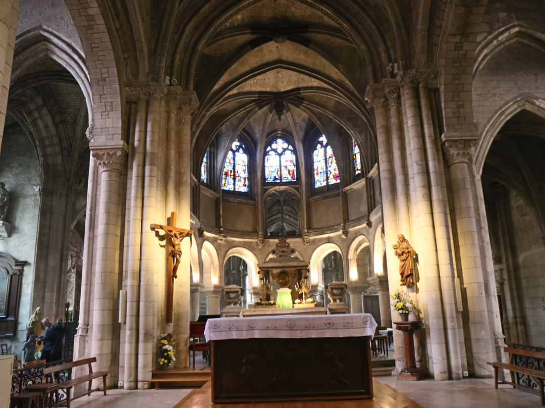 Collegiale Notre Dame-维农必去景点