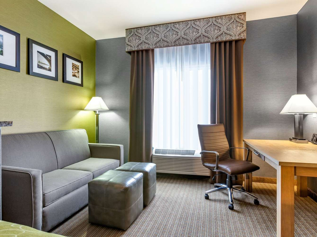 Comfort Suites Southgate主图