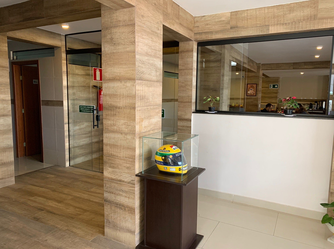 Village Plaza Hotel主图