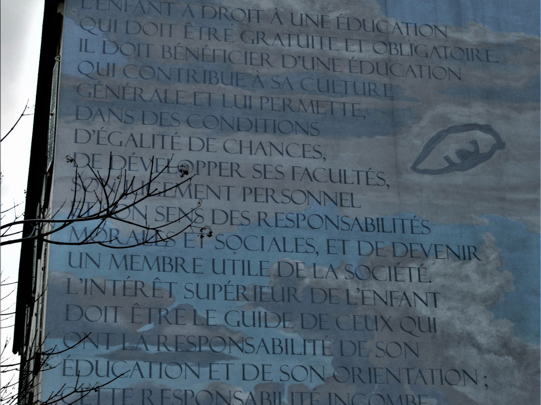 Fresque "Droits de l'enfant"-阿尔福维尔必去景点
