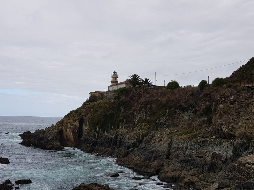 Faro de Cudillero-库迪列罗必去景点