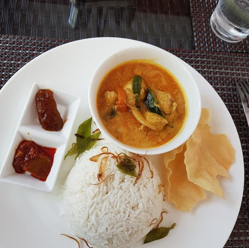 Aveyla Manta Village主图